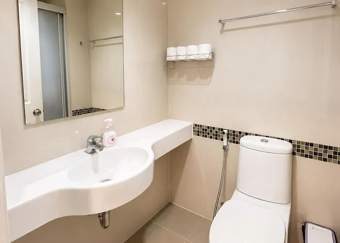 Апартаменты Riverside 1br With Pool Gym Near Boat Taxi